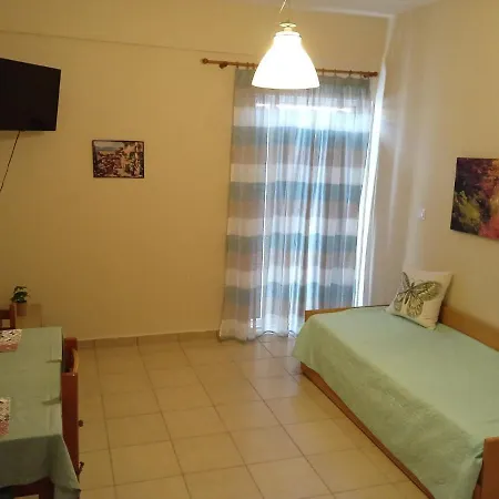 Popi' S 50 Metres From The Sea! Vakantiehuis